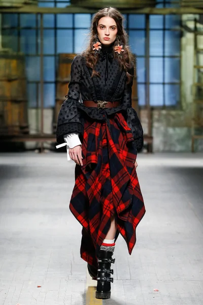 Look 45